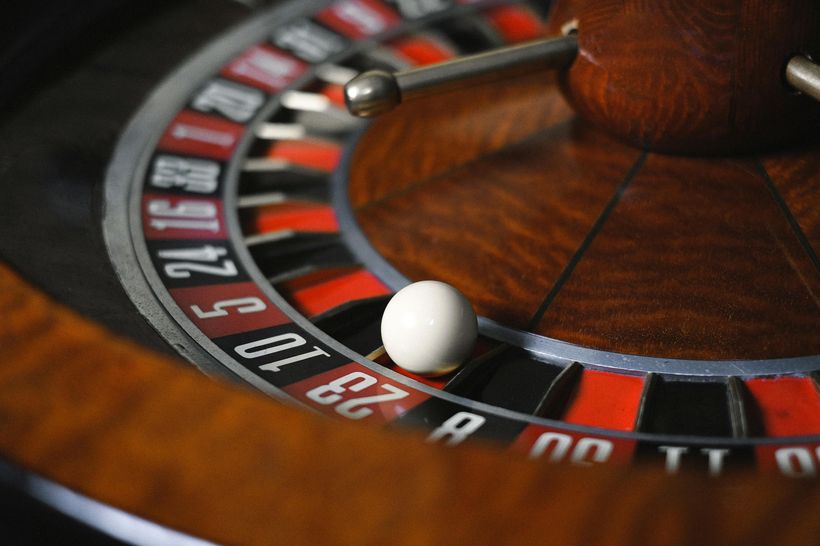 Wie Online Casinos Geld Verdienen: Das Geschäftsmodell Hinter dem Glücksspiel